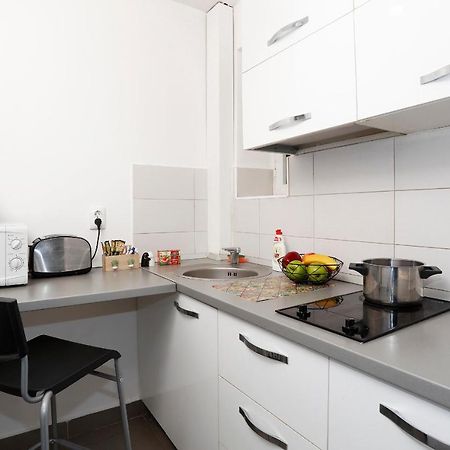 Central Apartment Very Close To Old City Bukarest Kültér fotó