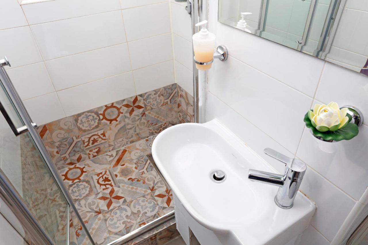 Central Apartment Very Close To Old City Bukarest Kültér fotó