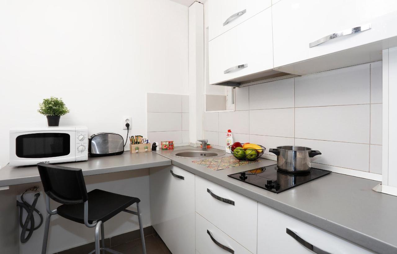 Central Apartment Very Close To Old City Bukarest Kültér fotó