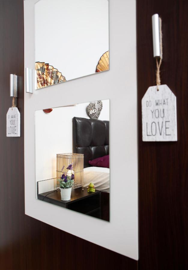 Central Apartment Very Close To Old City Bukarest Kültér fotó